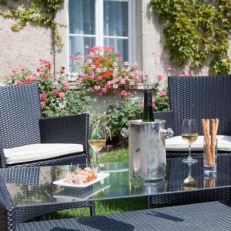 Logis Hotels Restaurant La Mere Hamard Semblancay Экстерьер фото