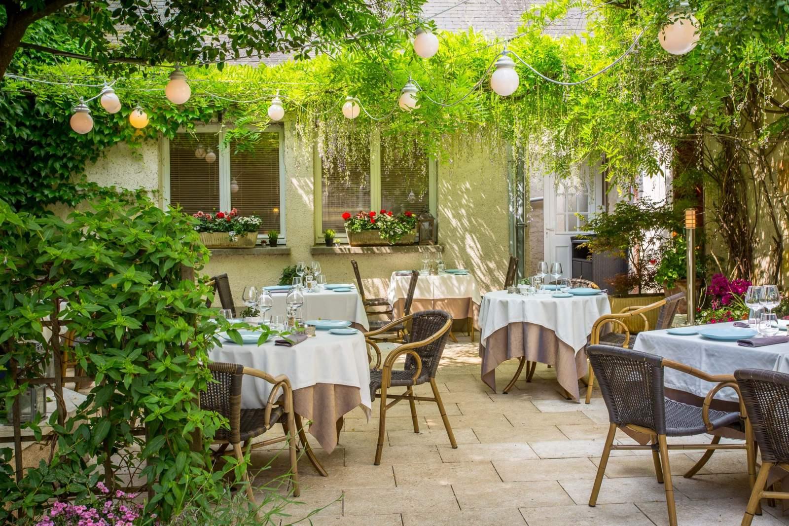 Logis Hotels Restaurant La Mere Hamard Semblancay Экстерьер фото