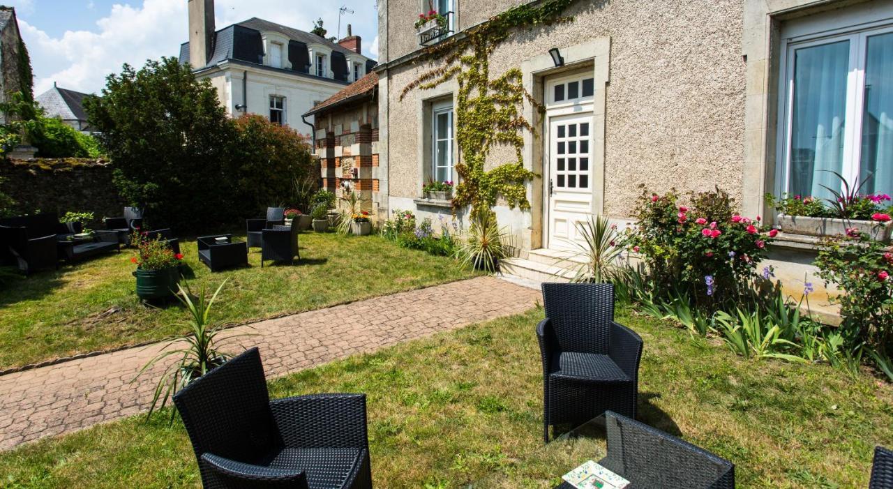 Logis Hotels Restaurant La Mere Hamard Semblancay Экстерьер фото