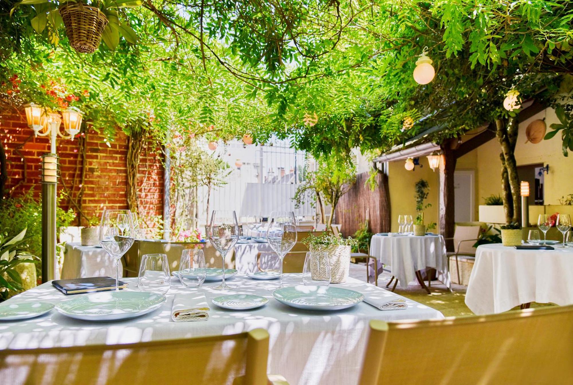 Logis Hotels Restaurant La Mere Hamard Semblancay Экстерьер фото