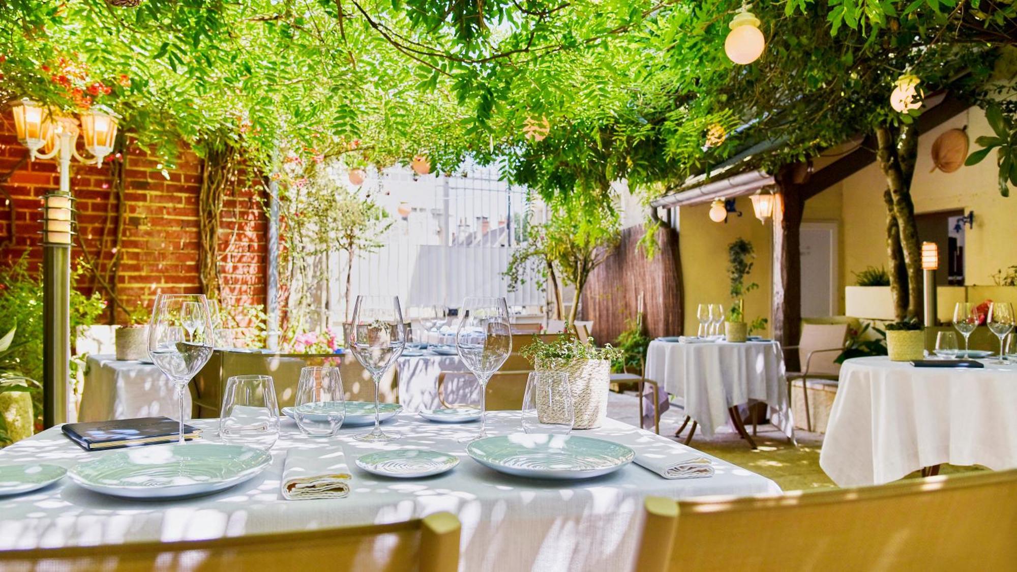 Logis Hotels Restaurant La Mere Hamard Semblancay Экстерьер фото