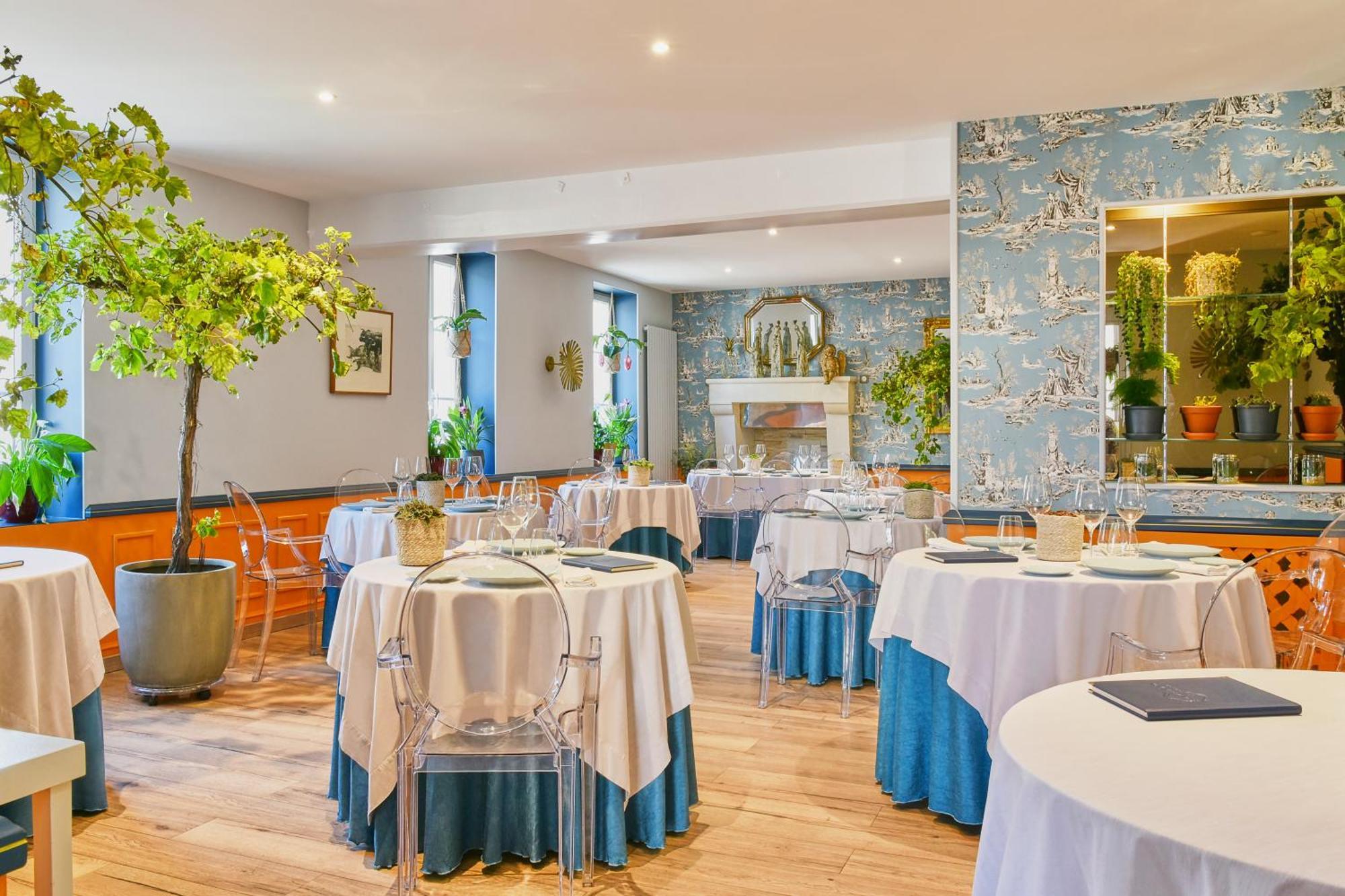 Logis Hotels Restaurant La Mere Hamard Semblancay Экстерьер фото